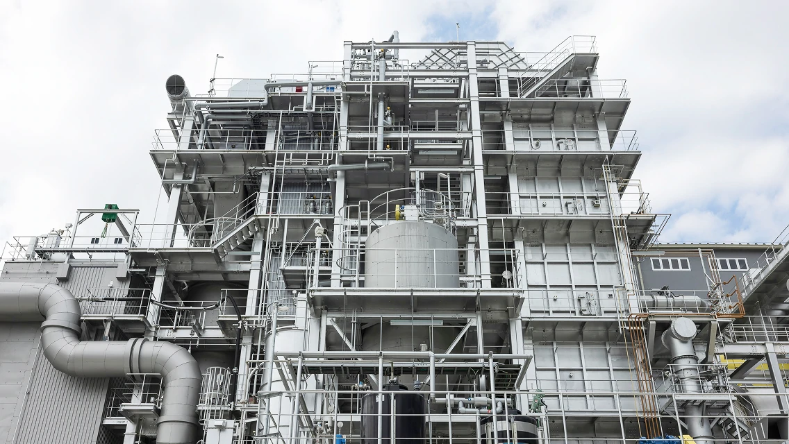 国内某所に納入した廃棄物焼却発電プラントの画像