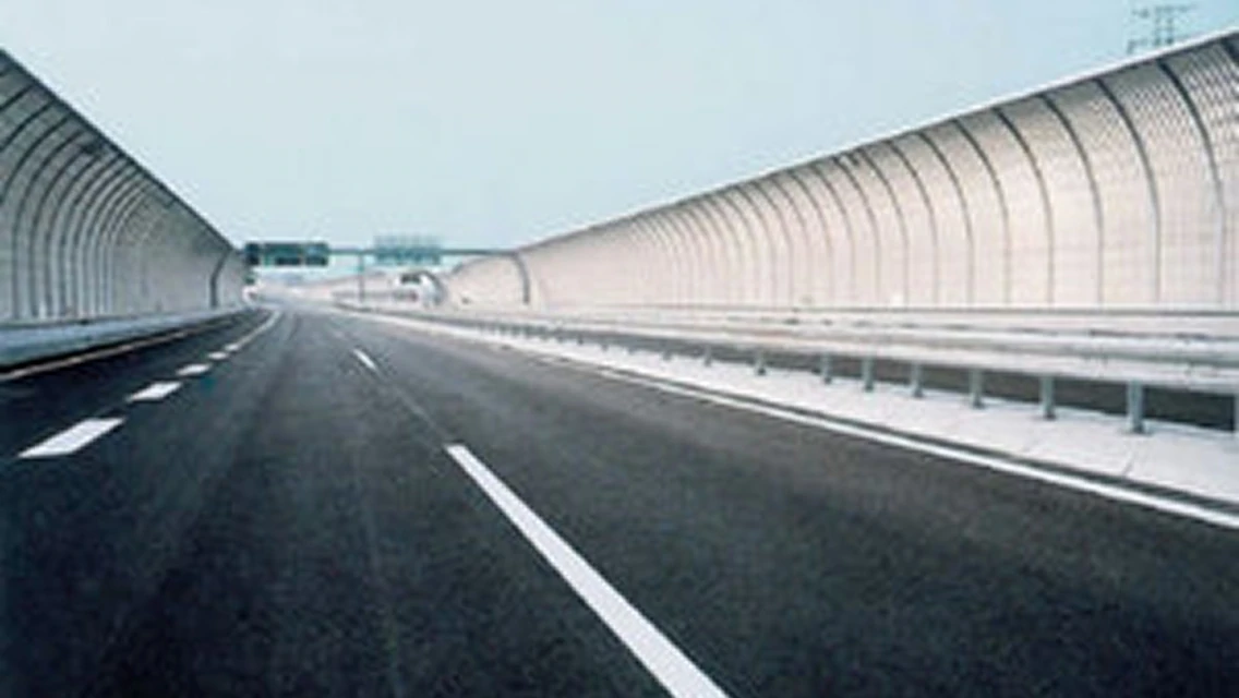 金属製遮音板の画像