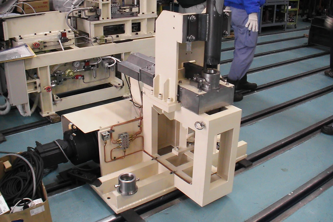 サーボプッシャー式（縦置き式）の画像