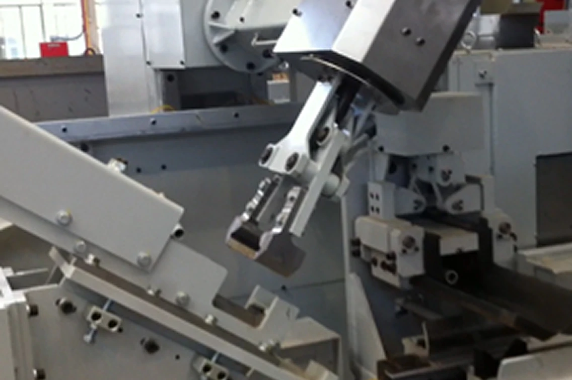 多軸ロボット式（横置き式）の画像