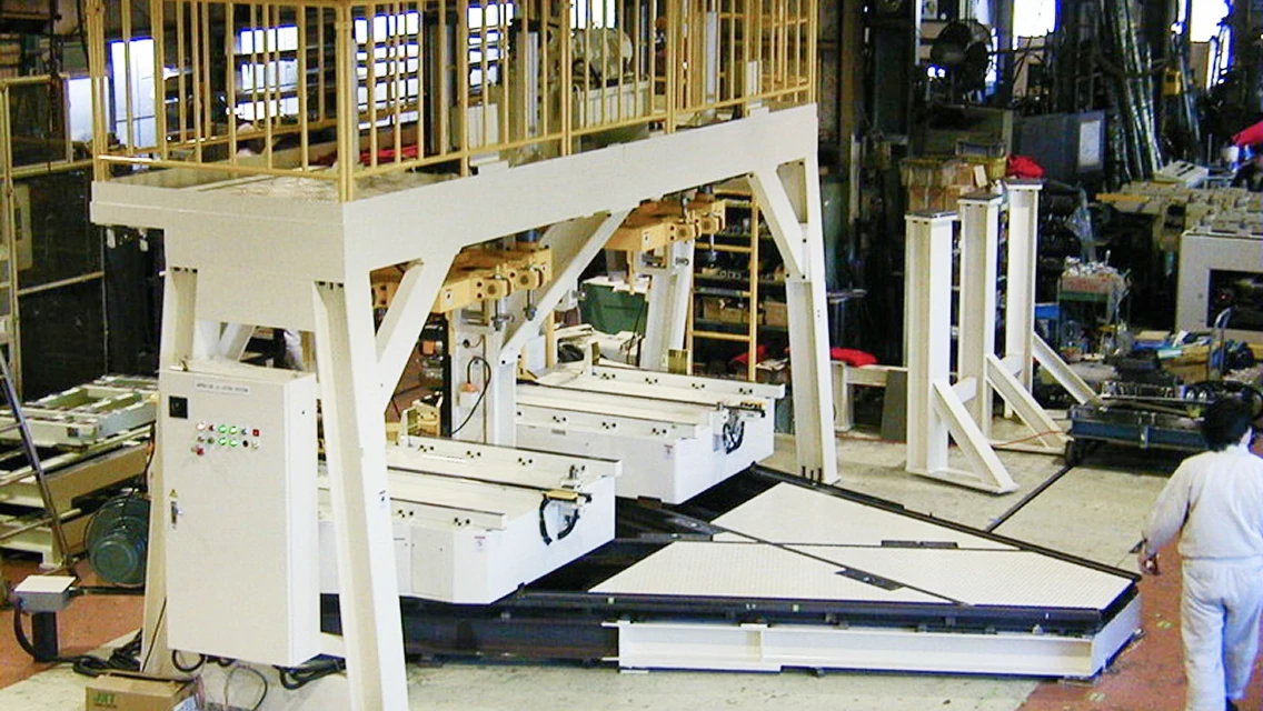 V-タイプ上型ハンガー装置の画像