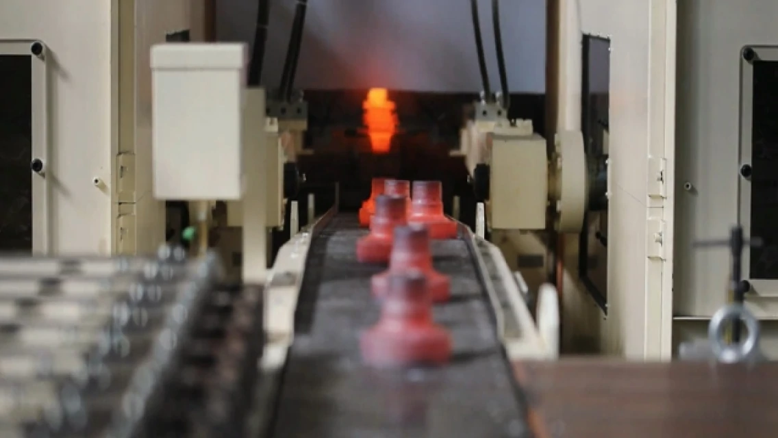 前後レイアウト設備の画像